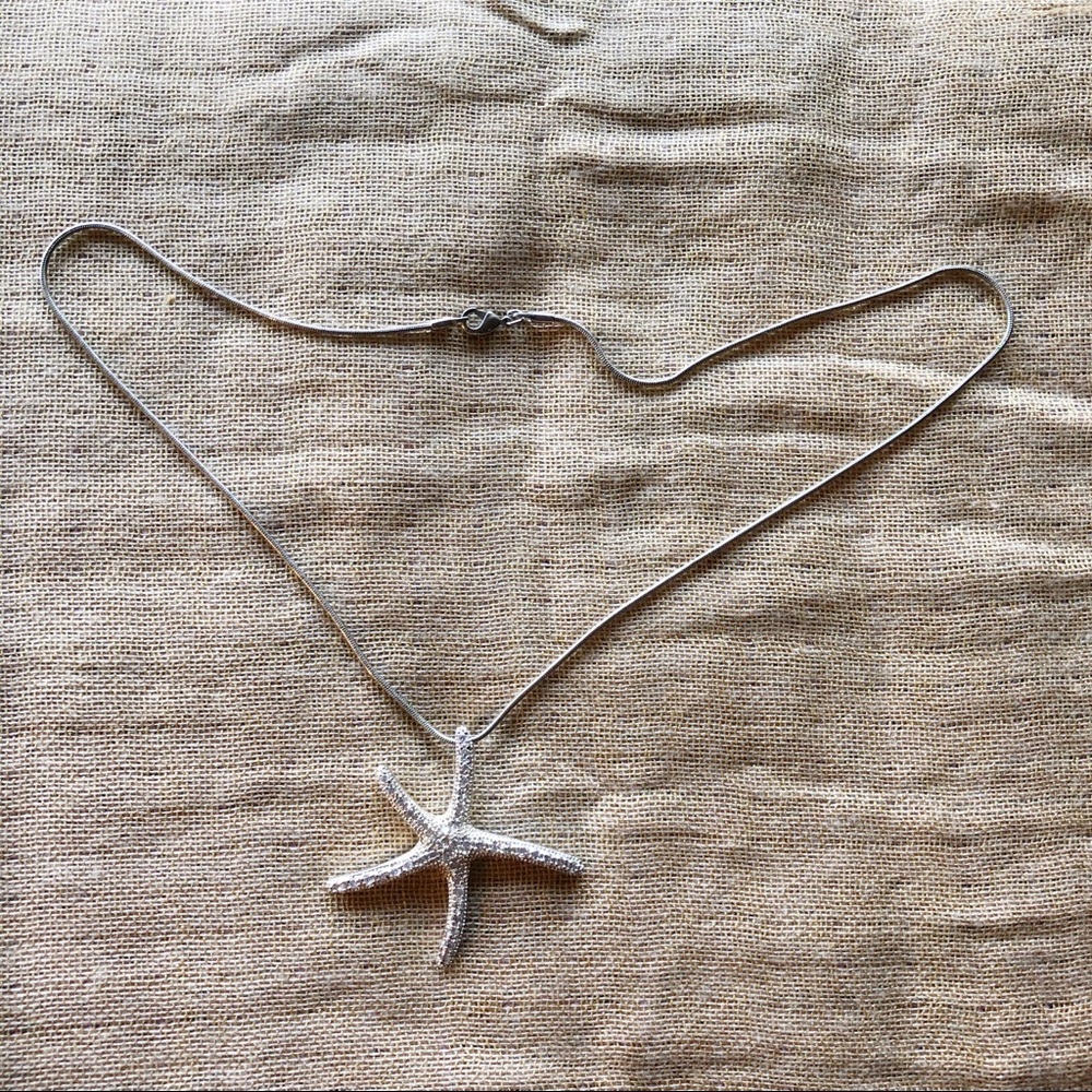 Sea star necklace